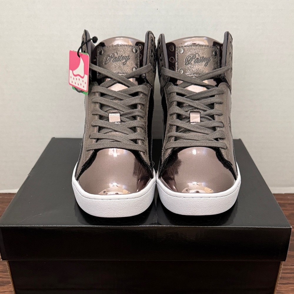 Pastry Women's NWT Shiny Metallic Sneakers